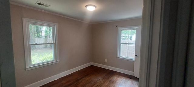 135 Dowling Avenue Photo 6
