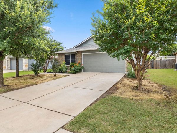 102 Esparza CT, Hutto, TX 78634
