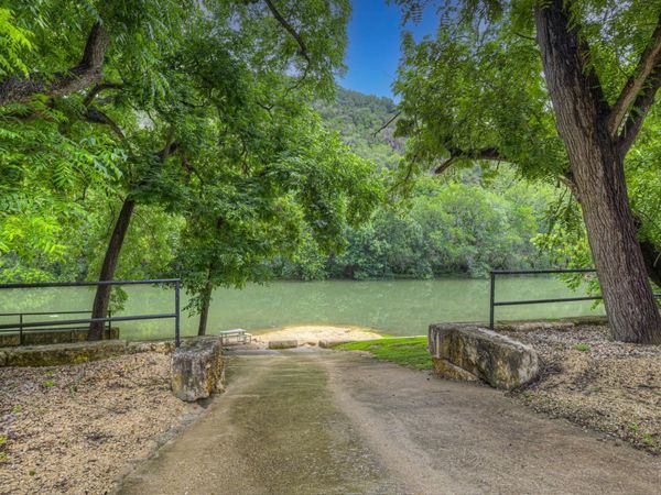 186 River Villas CT, New Braunfels, TX 78132