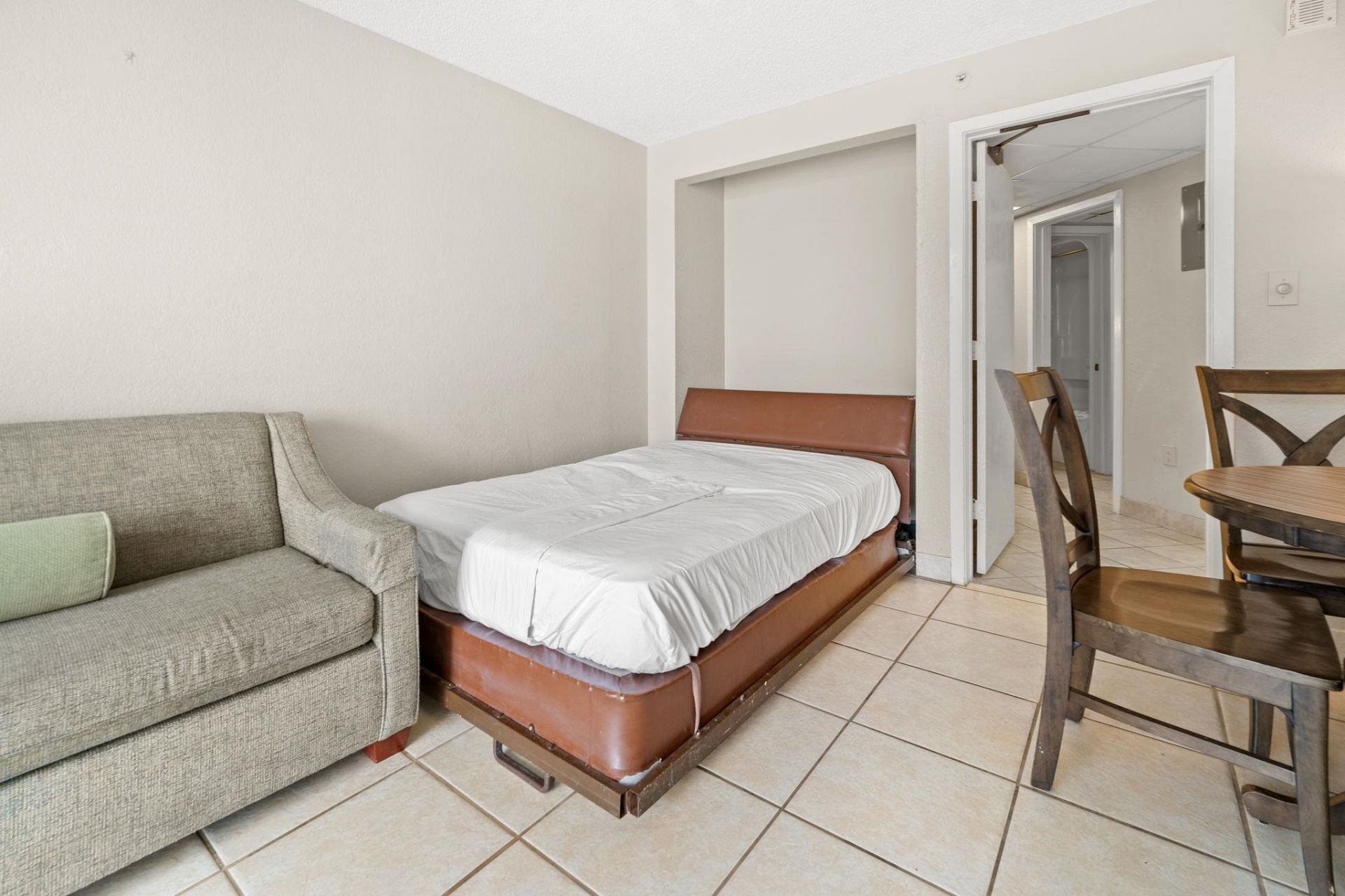 1501 S Ocean Blvd. Photo 16