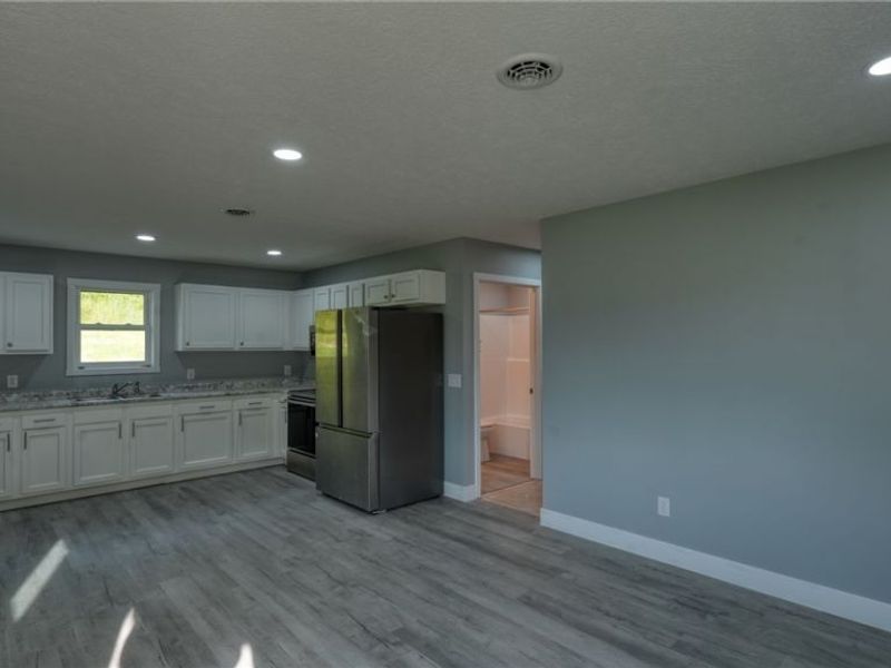 3899 Mayfair Lane, Cambridge, OH 43725 Photo 10
