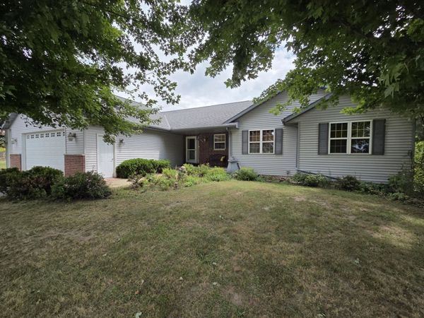W7918 Payton Drive, Pardeeville, WI 53954