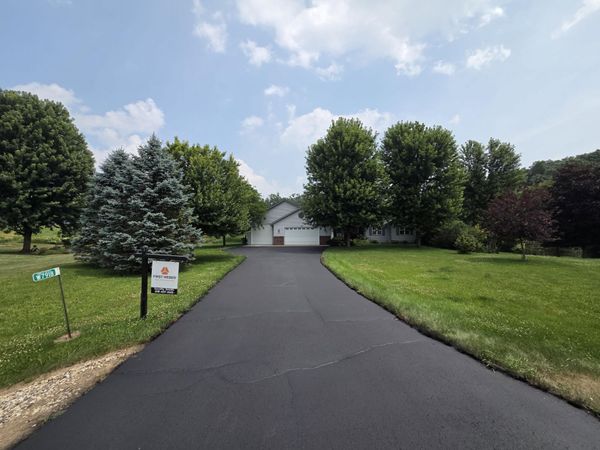 W7918 Payton Drive, Pardeeville, WI 53954