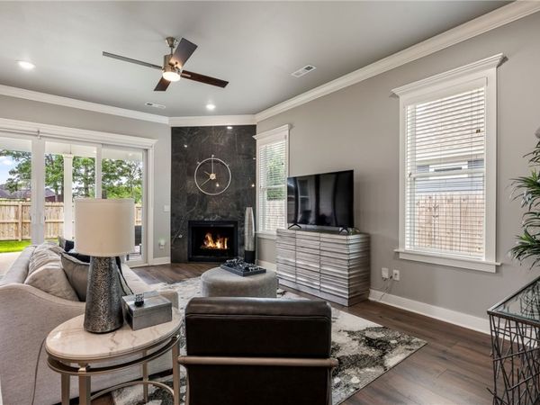 1810 W Saddlebrook Lane, Rogers, AR 72758