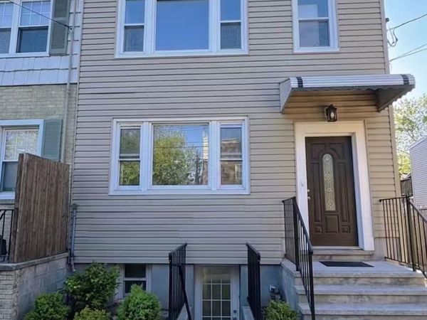 5752 75th Street , Middle Village, NY 11379