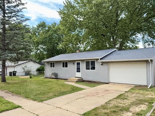 230 Liberty Boulevard, MACHESNEY PARK, IL 61115
