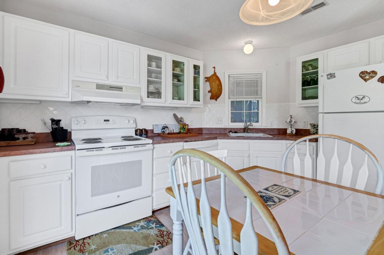 210 Sea Cloud Circle Photo 9