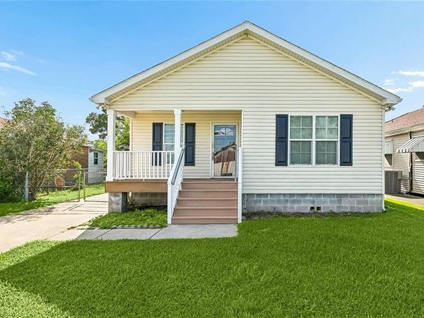 2202 STANDER Place , Chalmette, LA 70043