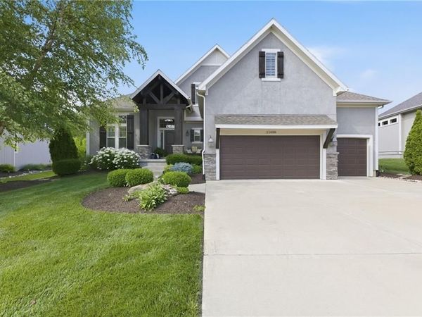11606 W 157th Terrace, Overland Park, KS 66221