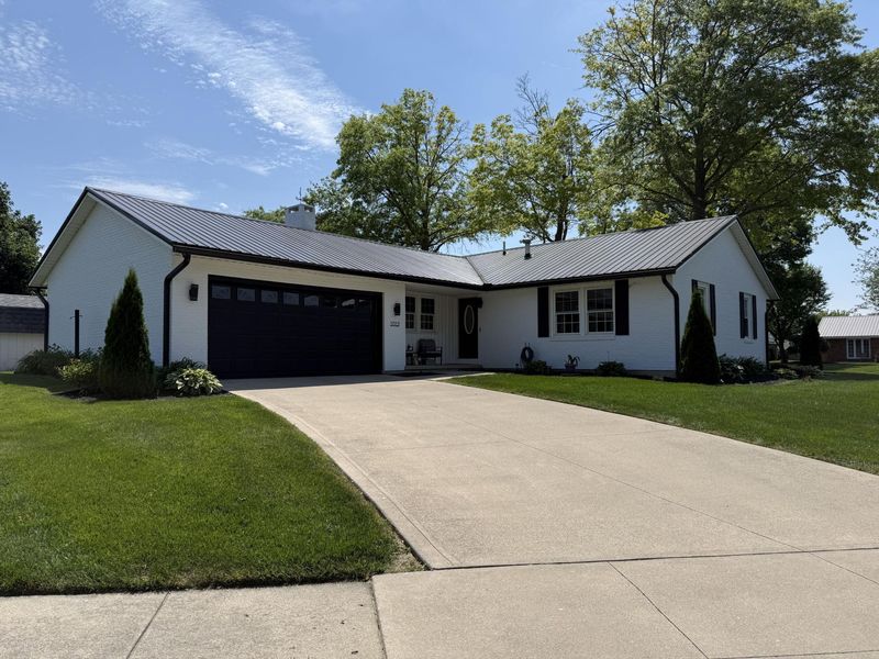 1012 Canterbury Drive, Celina, OH 45822 Photo 2