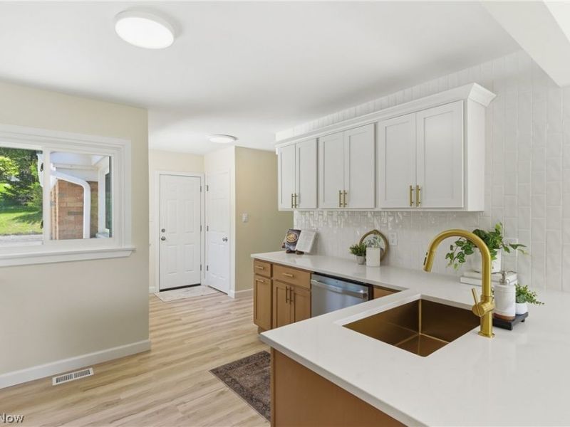 17305 Alexander Road , Walton Hills, OH 44146 Photo 12