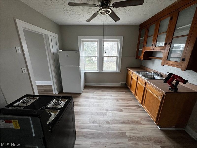 10514 Way Avenue, Cleveland, OH 44105 Photo 3