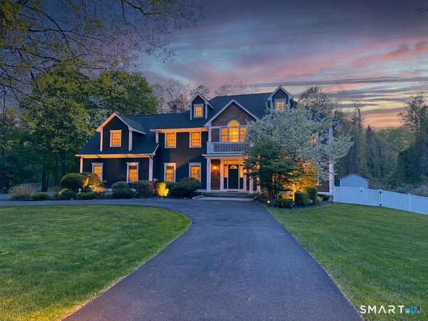2 Jeremy Garden , Woodbridge, CT 06525