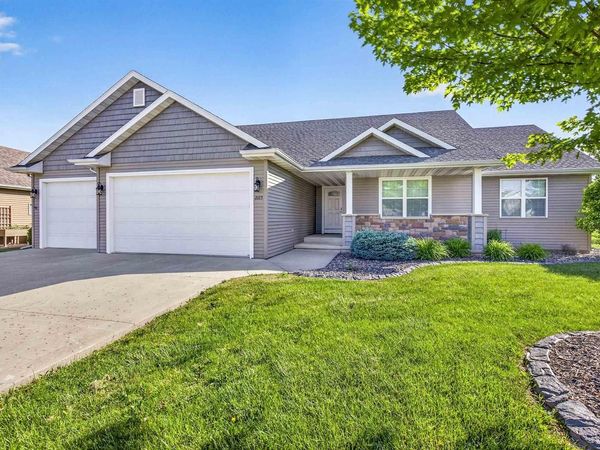 2125 WINDFLOWER DRIVE, Neenah, WI 54956