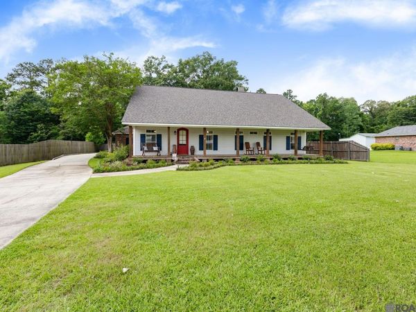 10427 Durmast Dr, Greenwell Springs, LA 70739
