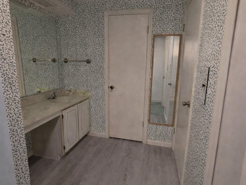 1676 Van Pelt Street, Unit 76, Columbus, OH 43220 Photo 17