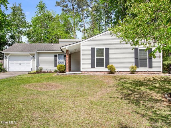 620 Shadowridge Road, Jacksonville, NC 28546