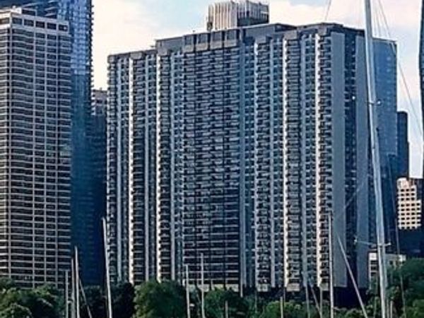 400 E Randolph Street, Unit 1705, Chicago, IL 60601
