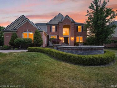 45094 Oak Forest Drive, Northville Twp, MI 48168
