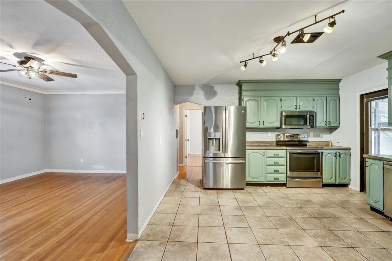 2435 York Street N, Saint Petersburg, FL 33710 Photo