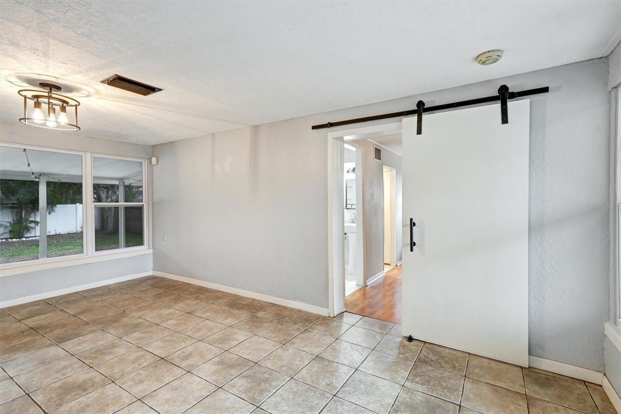2435 York Street N, Saint Petersburg, FL 33710 Photo