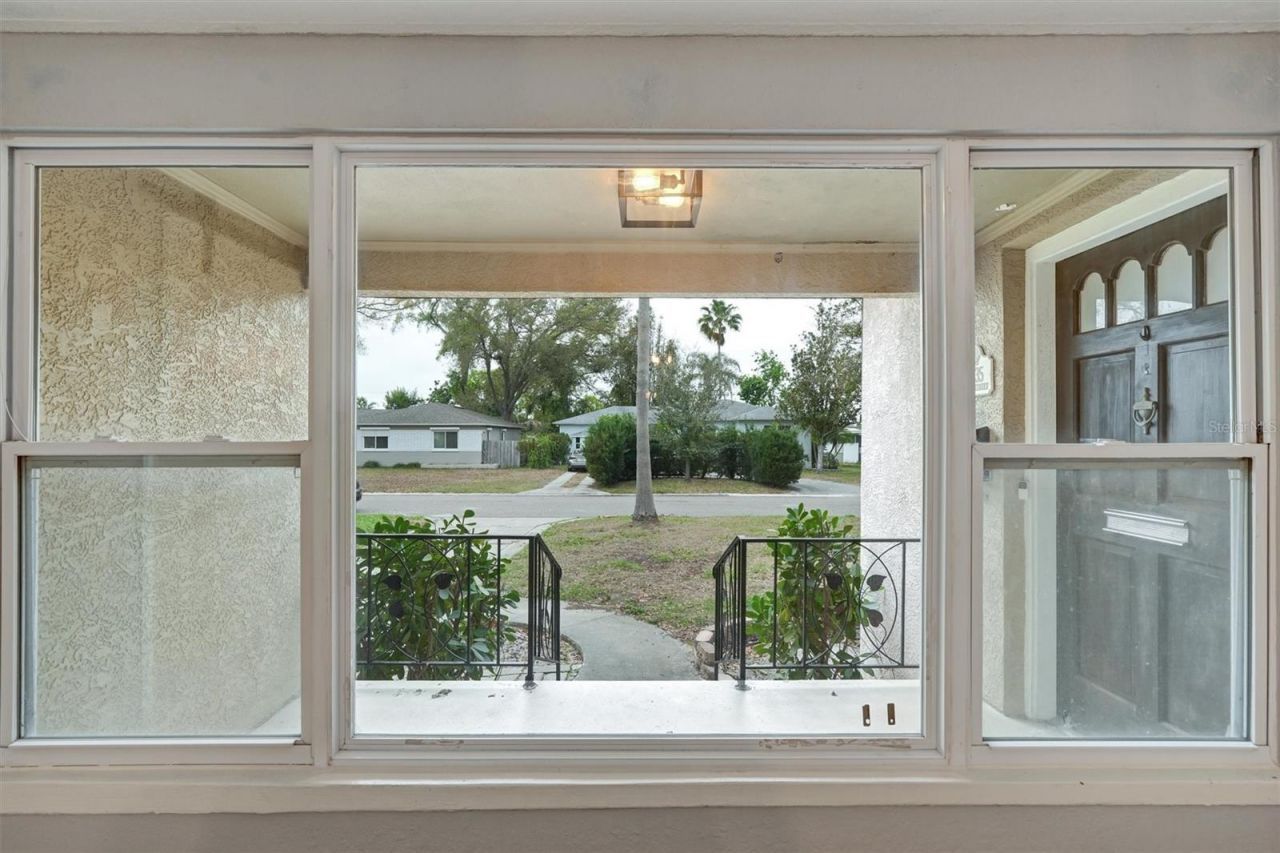 2435 York Street N, Saint Petersburg, FL 33710 Photo