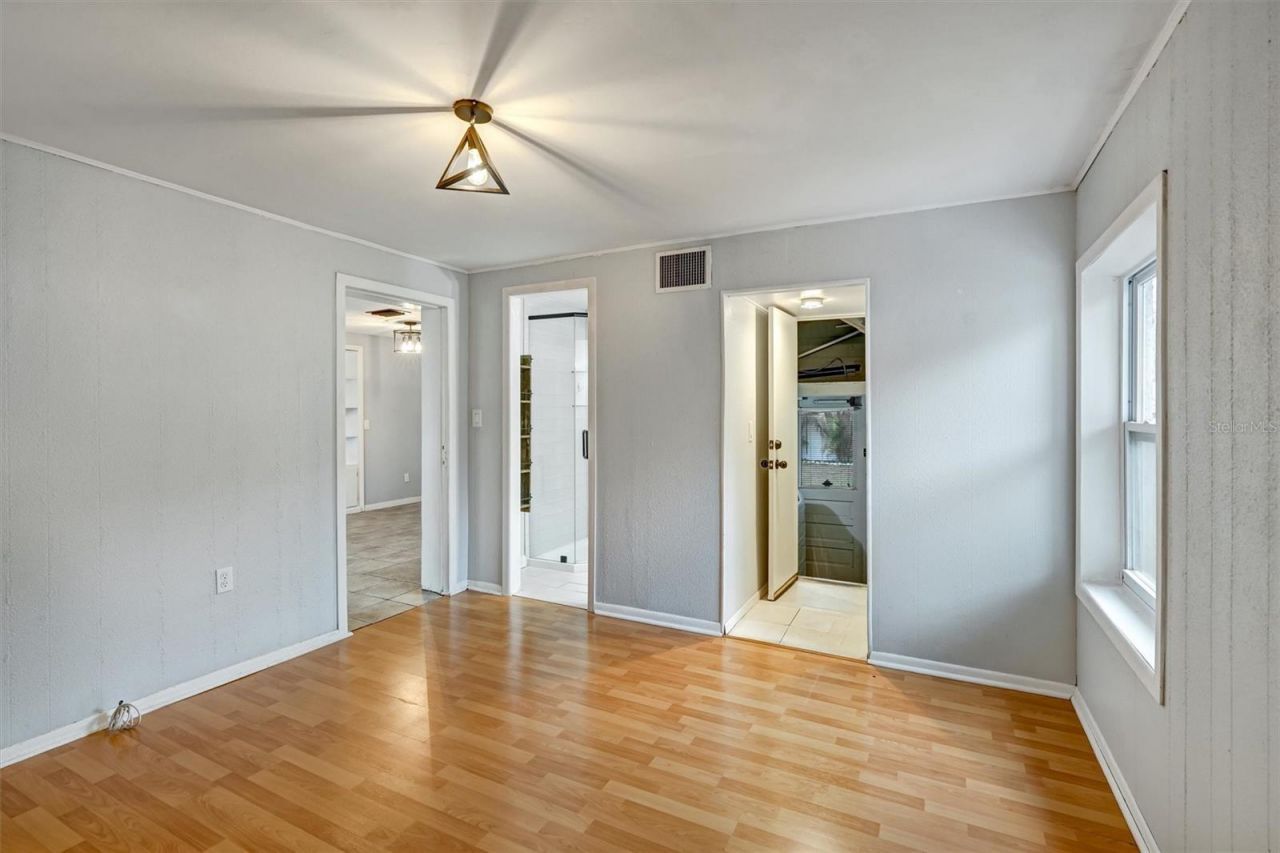 2435 York Street N, Saint Petersburg, FL 33710 Photo