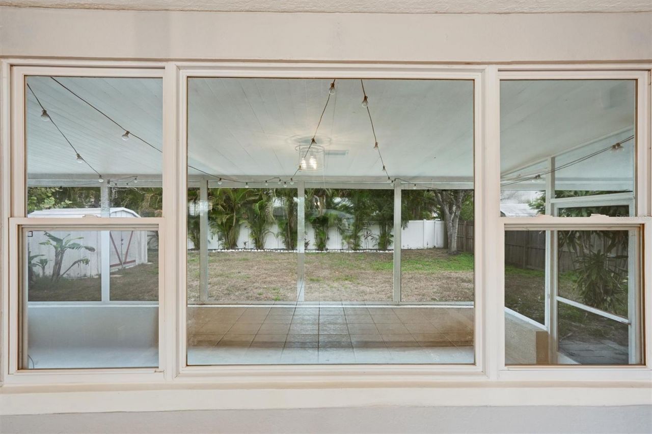 2435 York Street N, Saint Petersburg, FL 33710 Photo