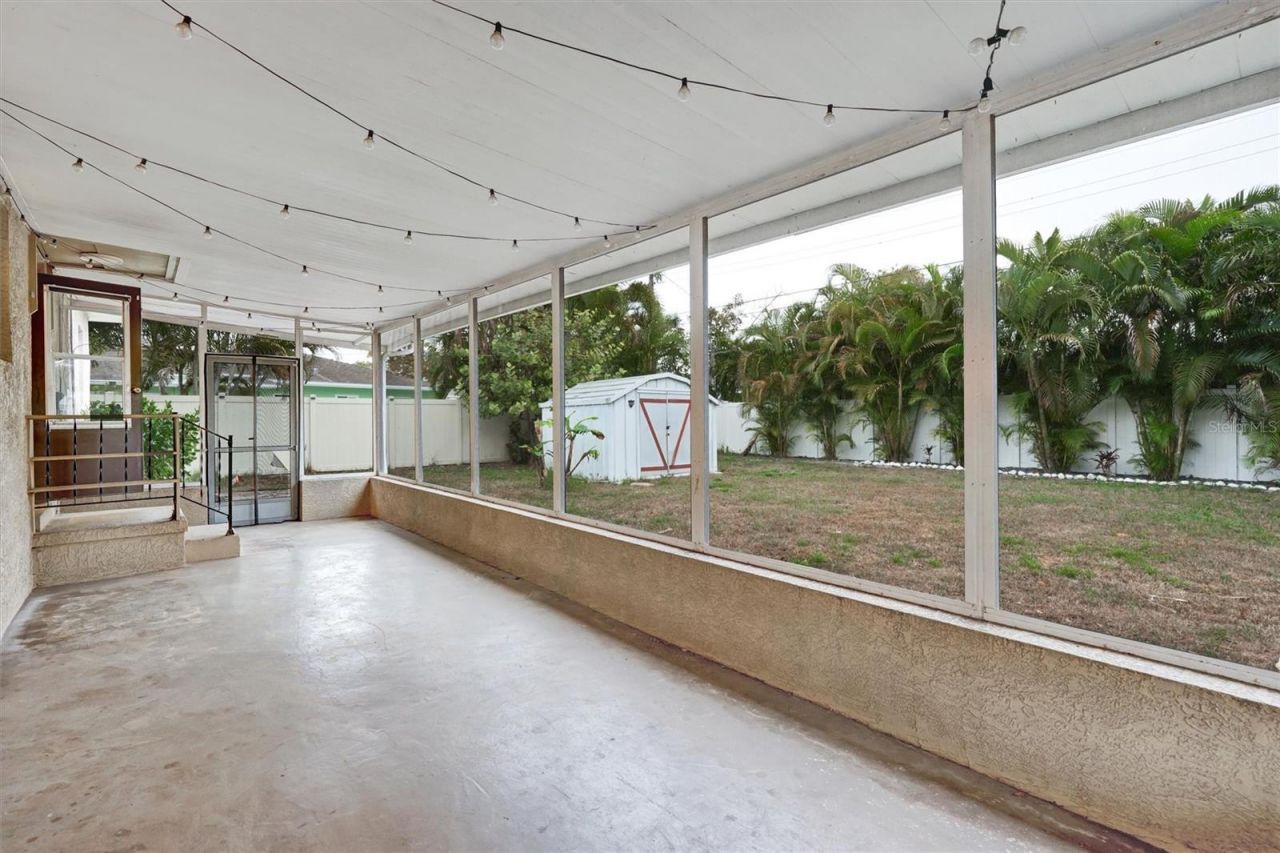 2435 York Street N, Saint Petersburg, FL 33710 Photo