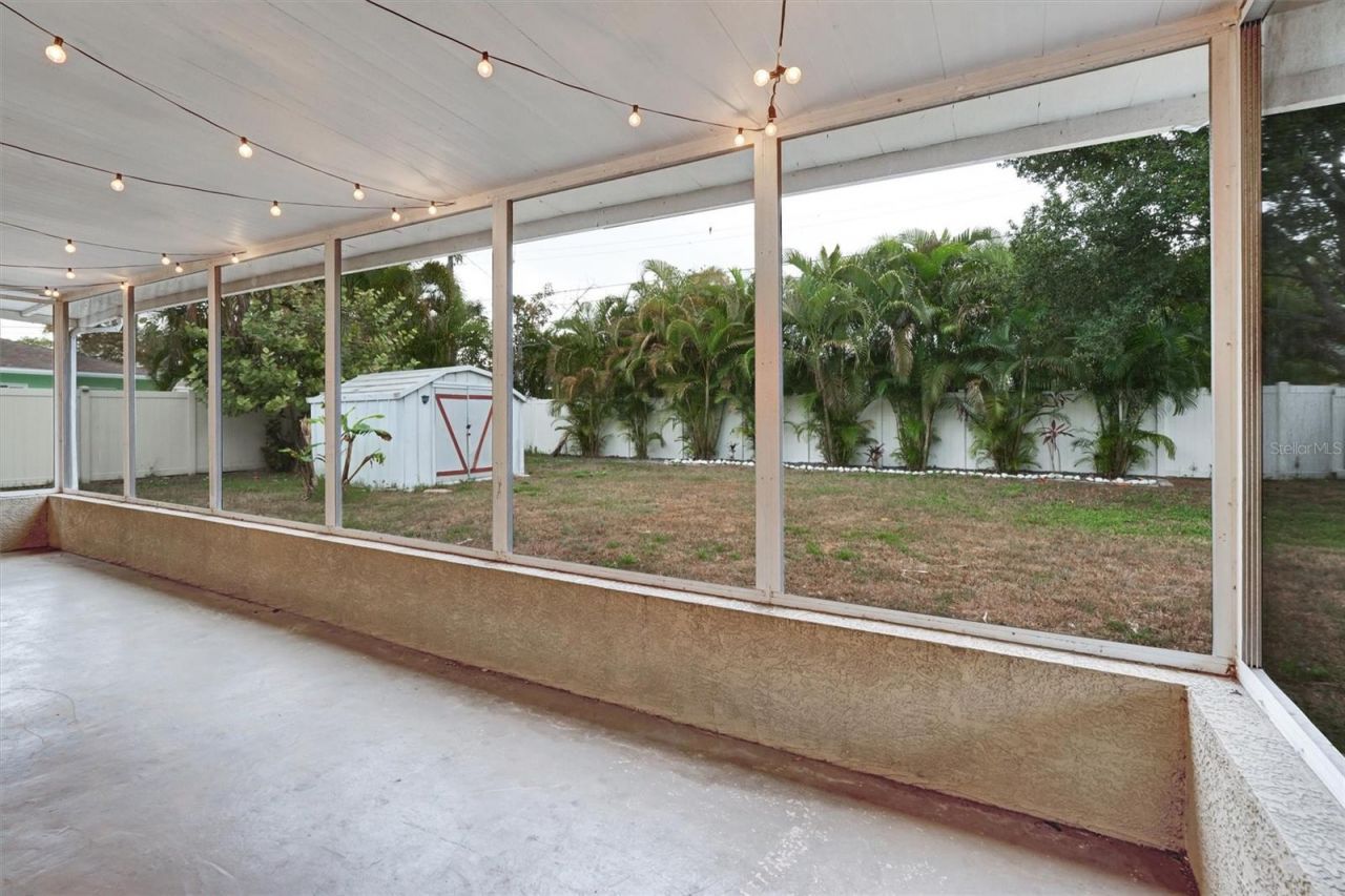 2435 York Street N, Saint Petersburg, FL 33710 Photo