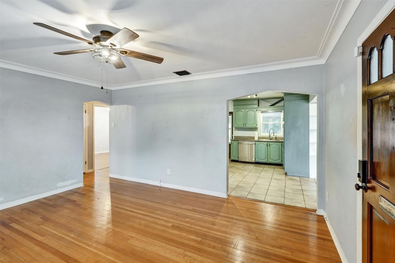 2435 York Street N, Saint Petersburg, FL 33710 Photo
