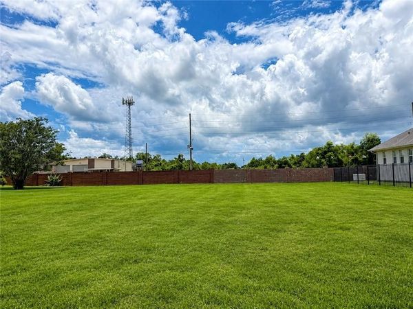 3720 LAKE ARROWHEAD Drive, Harvey, LA 70058
