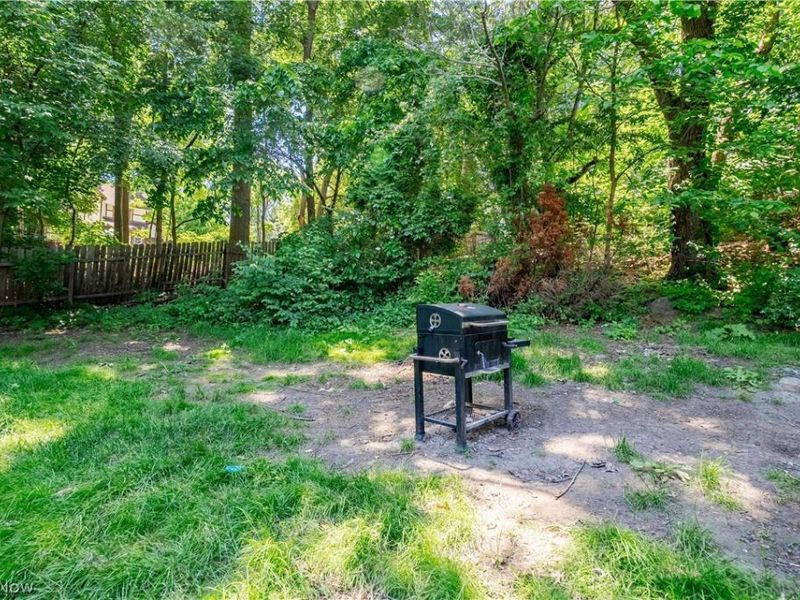 628 Lakemont Avenue , Akron, OH 44314 Photo 9