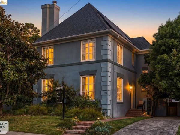 901 Paramount Rd, Oakland, CA 94610