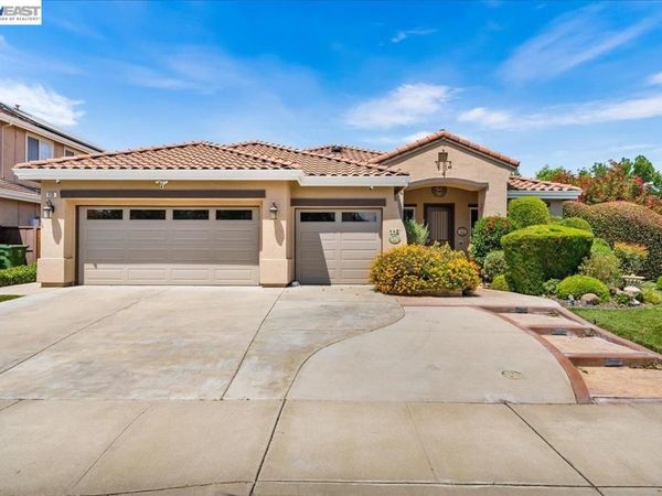 113 Lasata Dr, Tracy, CA 95377
