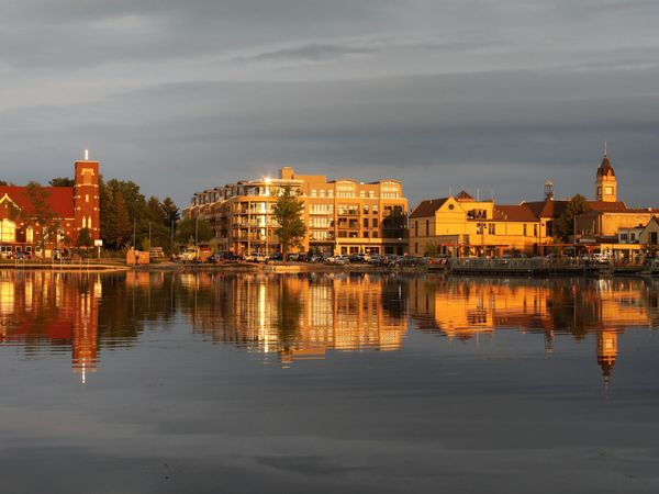 215 E Pleasant St, Unit 412, Oconomowoc, WI 53066