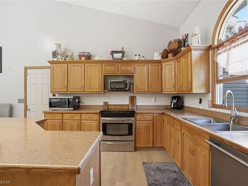 3859 Mayfair Lane , Cambridge, OH 43725 Photo 8