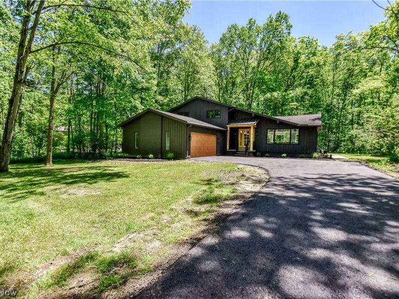 19121 Brewster Road , Aurora, OH 44202 Photo 2