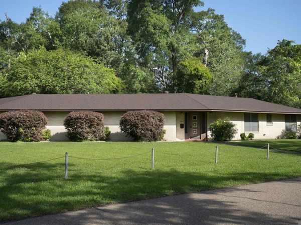 354 E Riveroaks Dr, Baton Rouge, LA 70815
