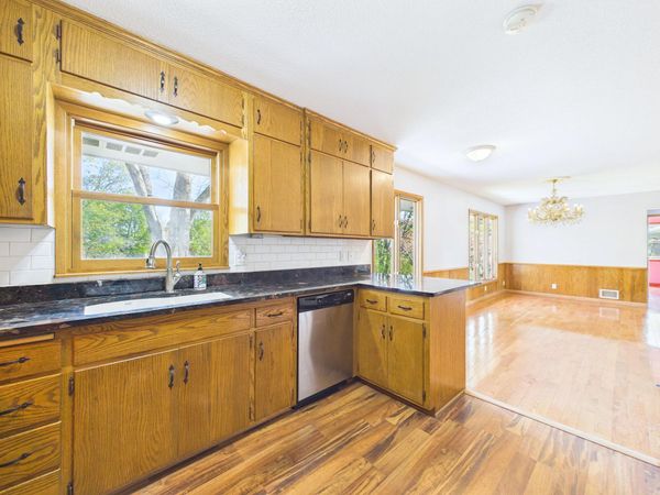 5212 W 70th Street , Edina, MN 55439