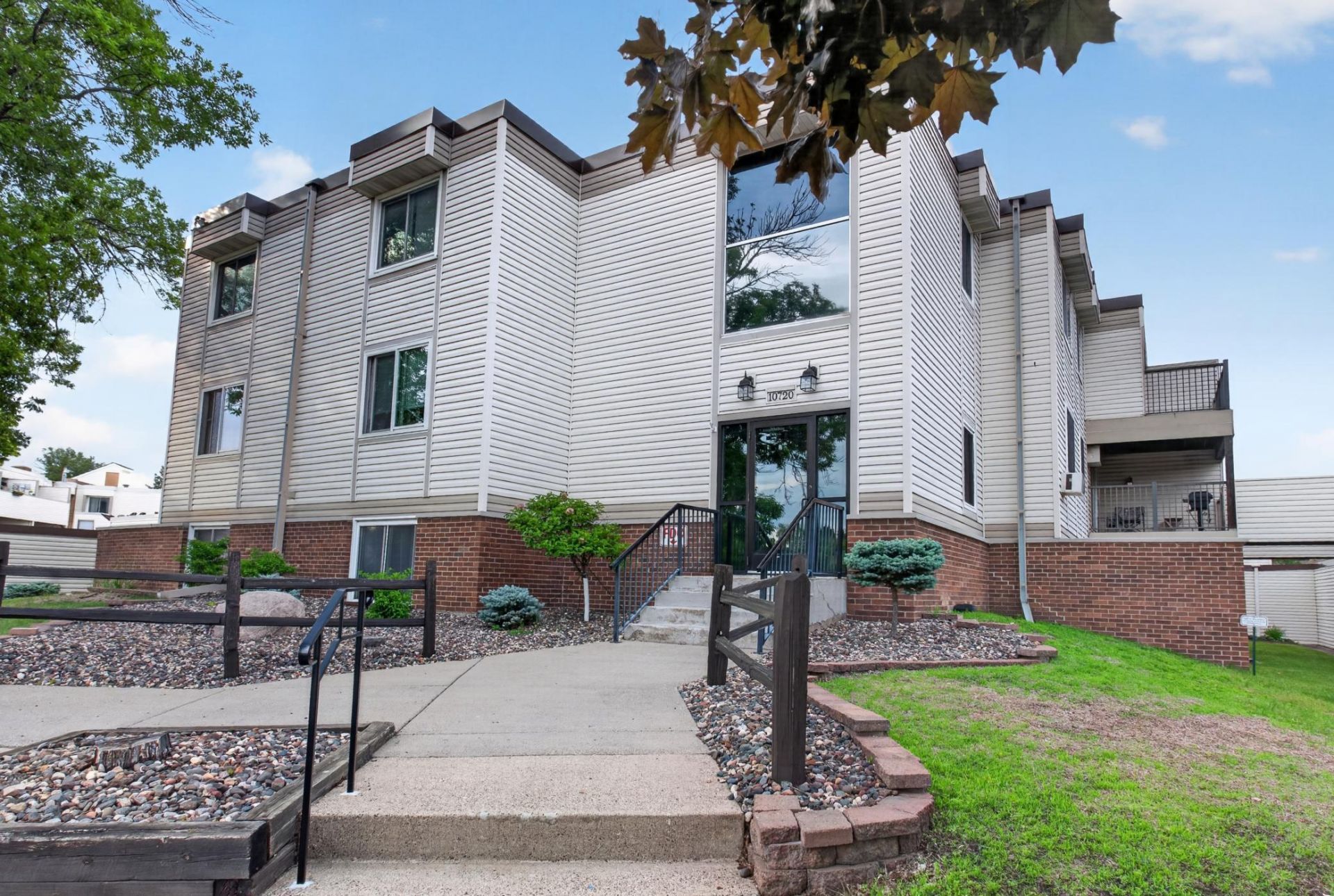 10720 Rockford Road, Unit 205, Plymouth, MN 55442 Main Photo