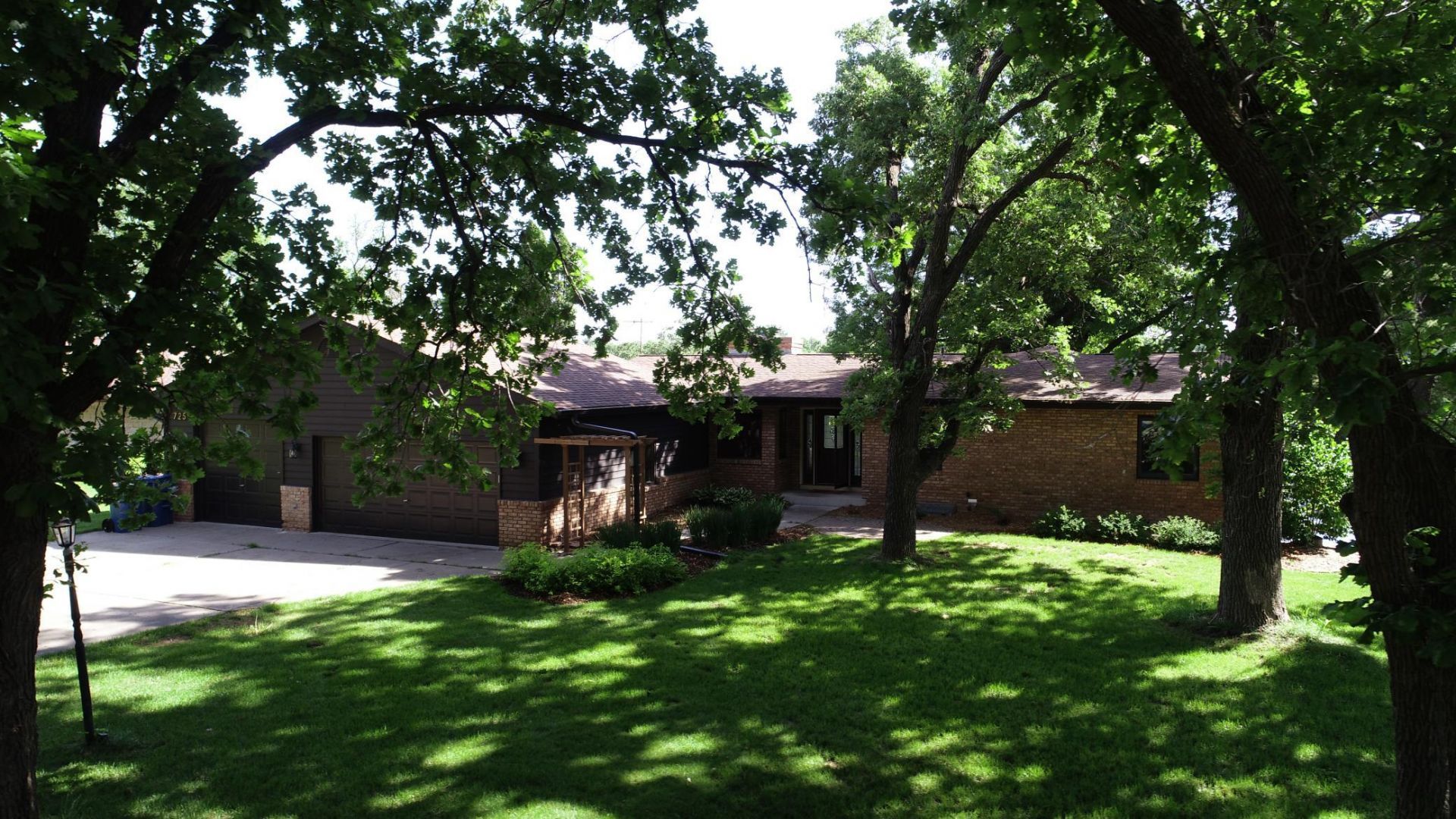725 Bradford Avenue , Champlin, MN 55316