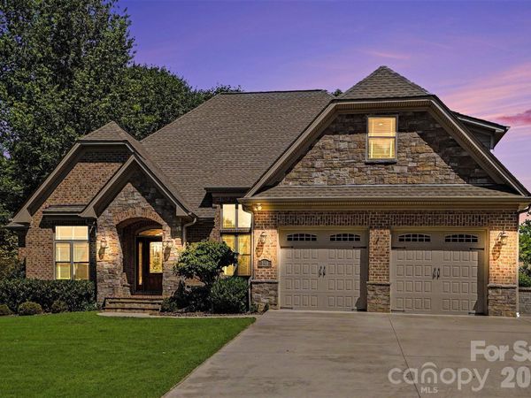 198 Windemere Isle Road , Statesville, NC 28677