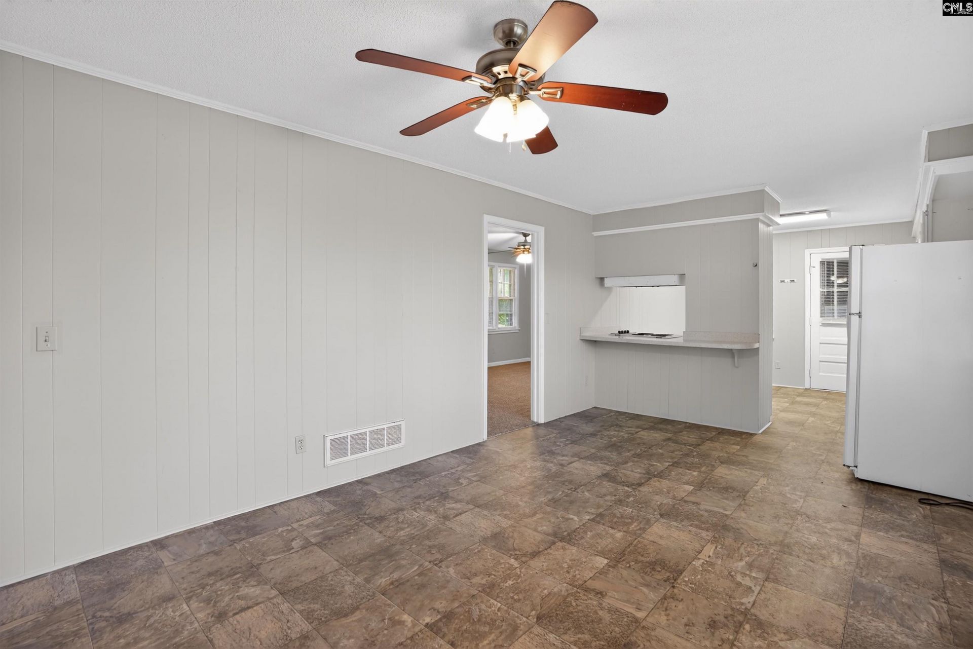 1640 Woodford Road  Photo 17