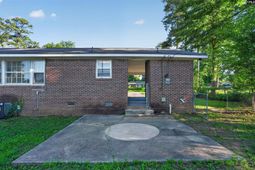 1640 Woodford Road  photo 4