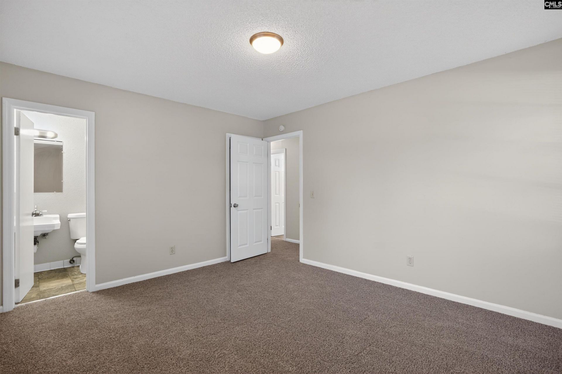 1640 Woodford Road  Photo 20