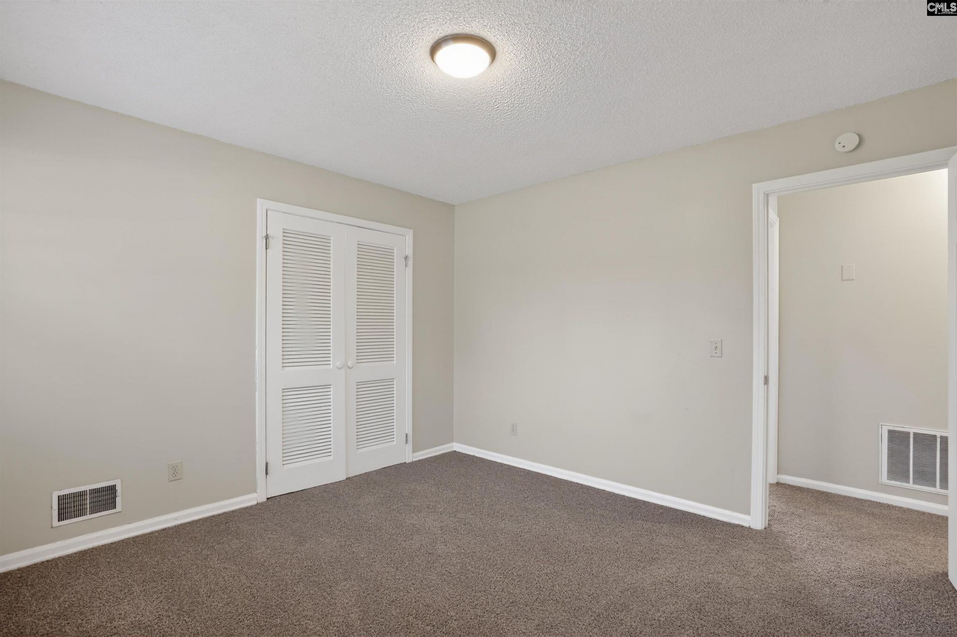 1640 Woodford Road  Photo 21
