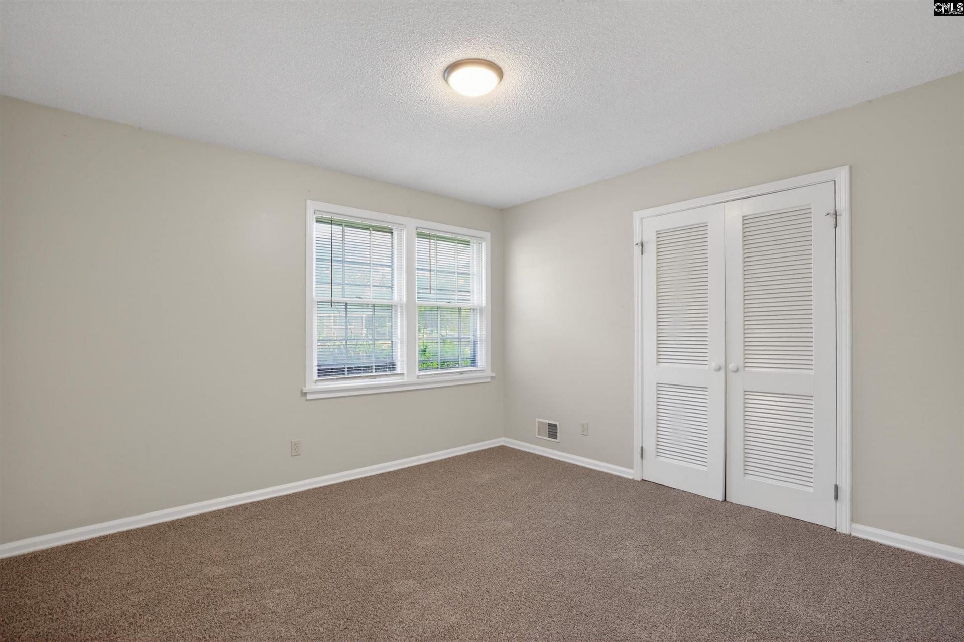 1640 Woodford Road  Photo 23