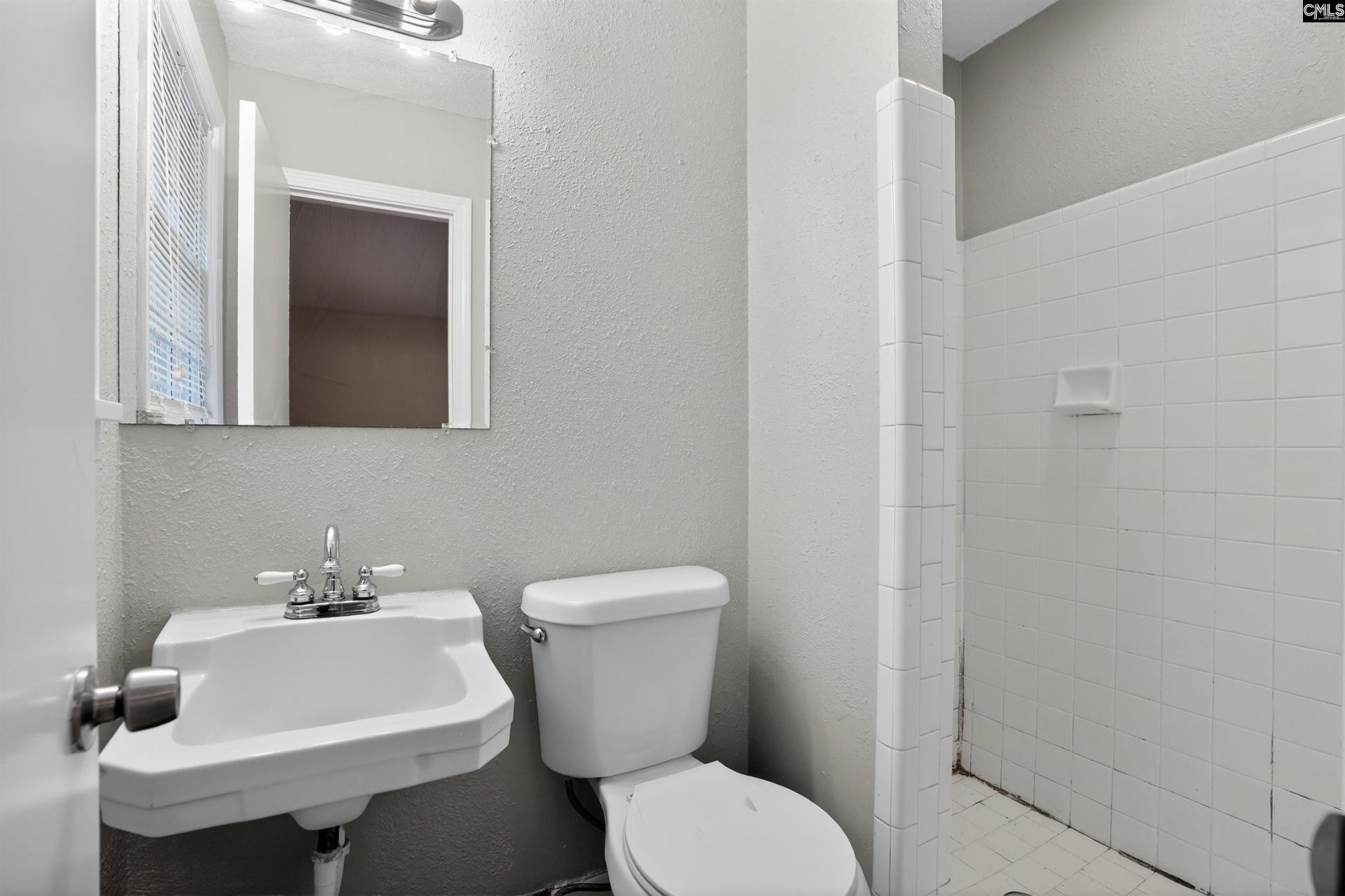 1640 Woodford Road  Photo 25