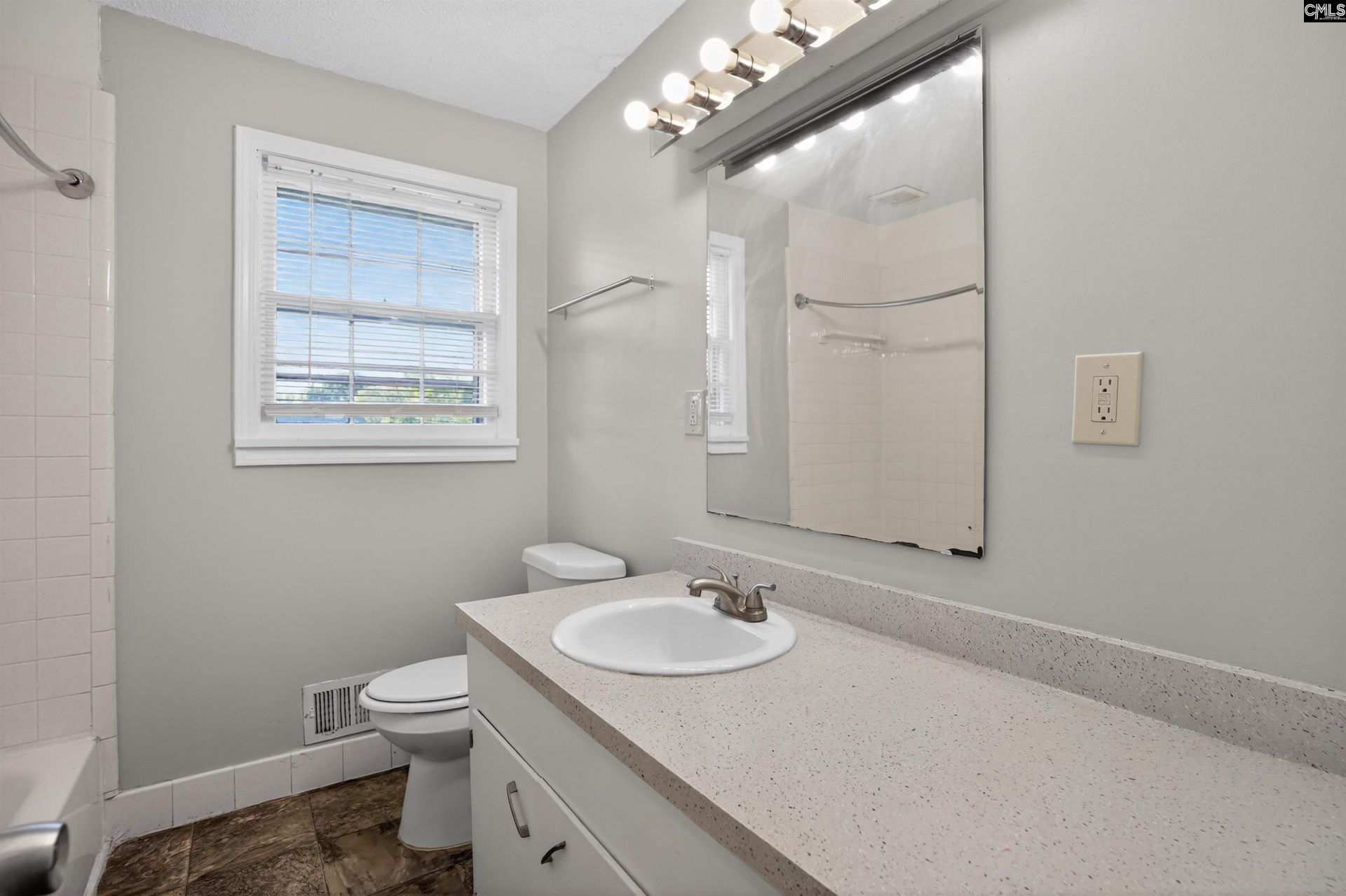 1640 Woodford Road  Photo 26